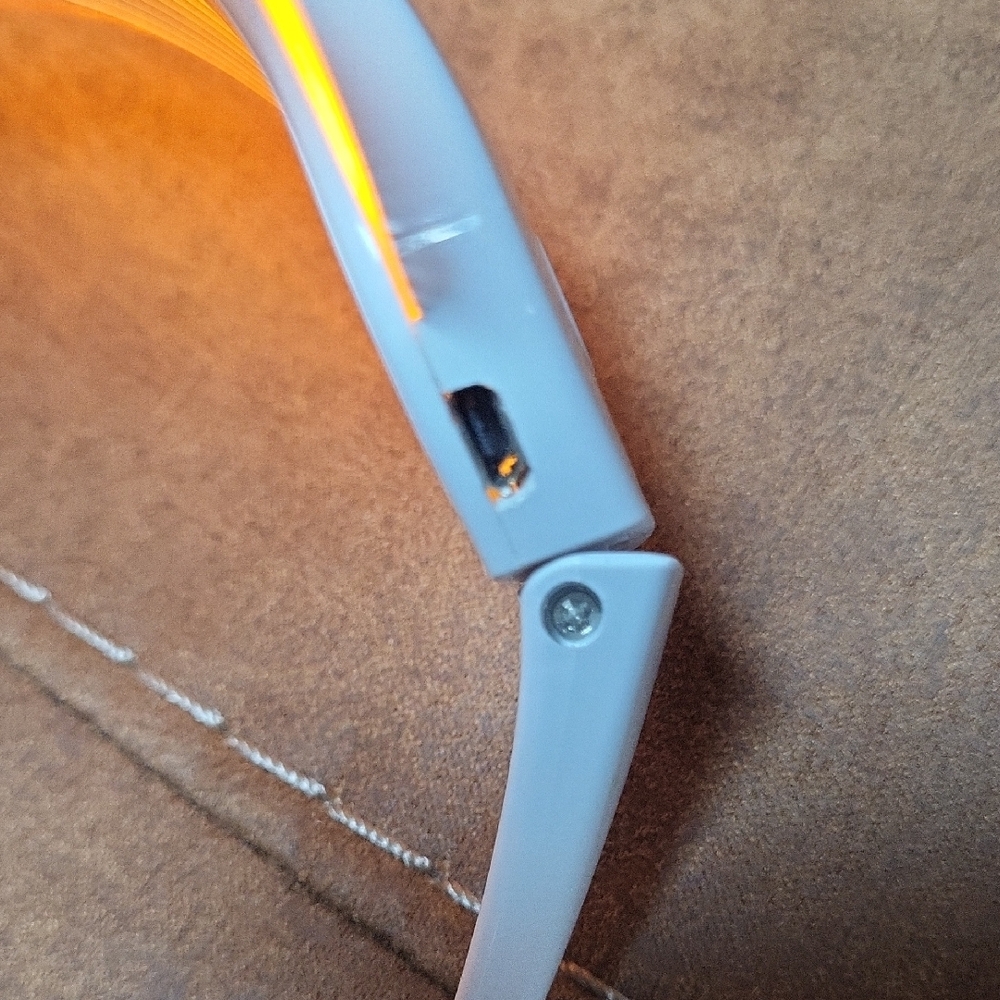 3 Color LED Mask - Picture 6 of 6